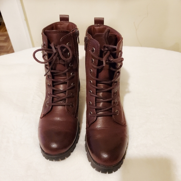SO Broccoli combat boots.  Color wine /size 6. - Picture 4 of 6